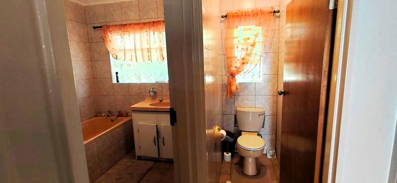 4 Bedroom Property for Sale in Universitas Ridge Free State